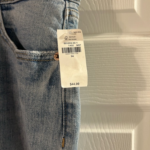 Never worn boyfriend jeans - Picture 2 of 2